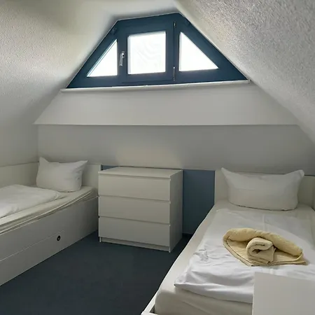 Holiday home Reetdachhaus Weissdorn 1