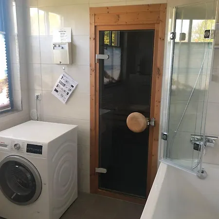 Holiday home Reetdachhaus Weissdorn 1 *