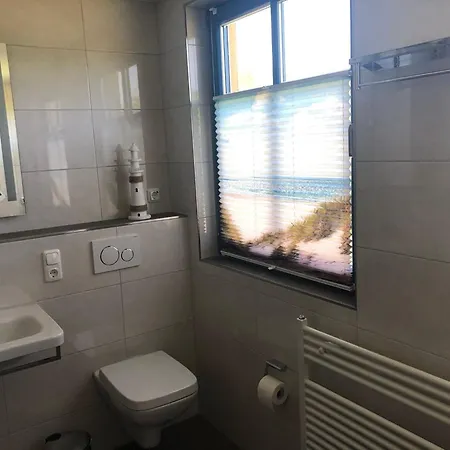 Reetdachhaus Weissdorn 1 *